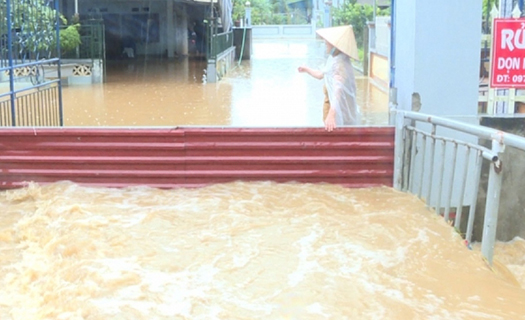Vì sao các đô thị lớn như Hà Nội vừa mưa đã ngập úng nghiêm trọng?